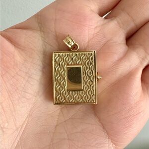 Vintage 14k Yellow Gold 3 Page Pictures Photo Book Pendent Charm